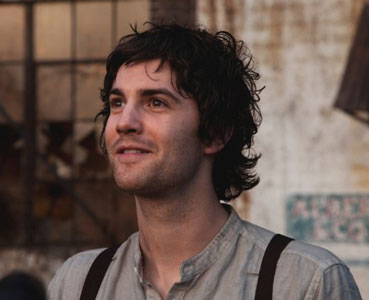 Jim Sturgess Talks Shooting Scenes Upside Down on His New Film, ‘Upside Down’